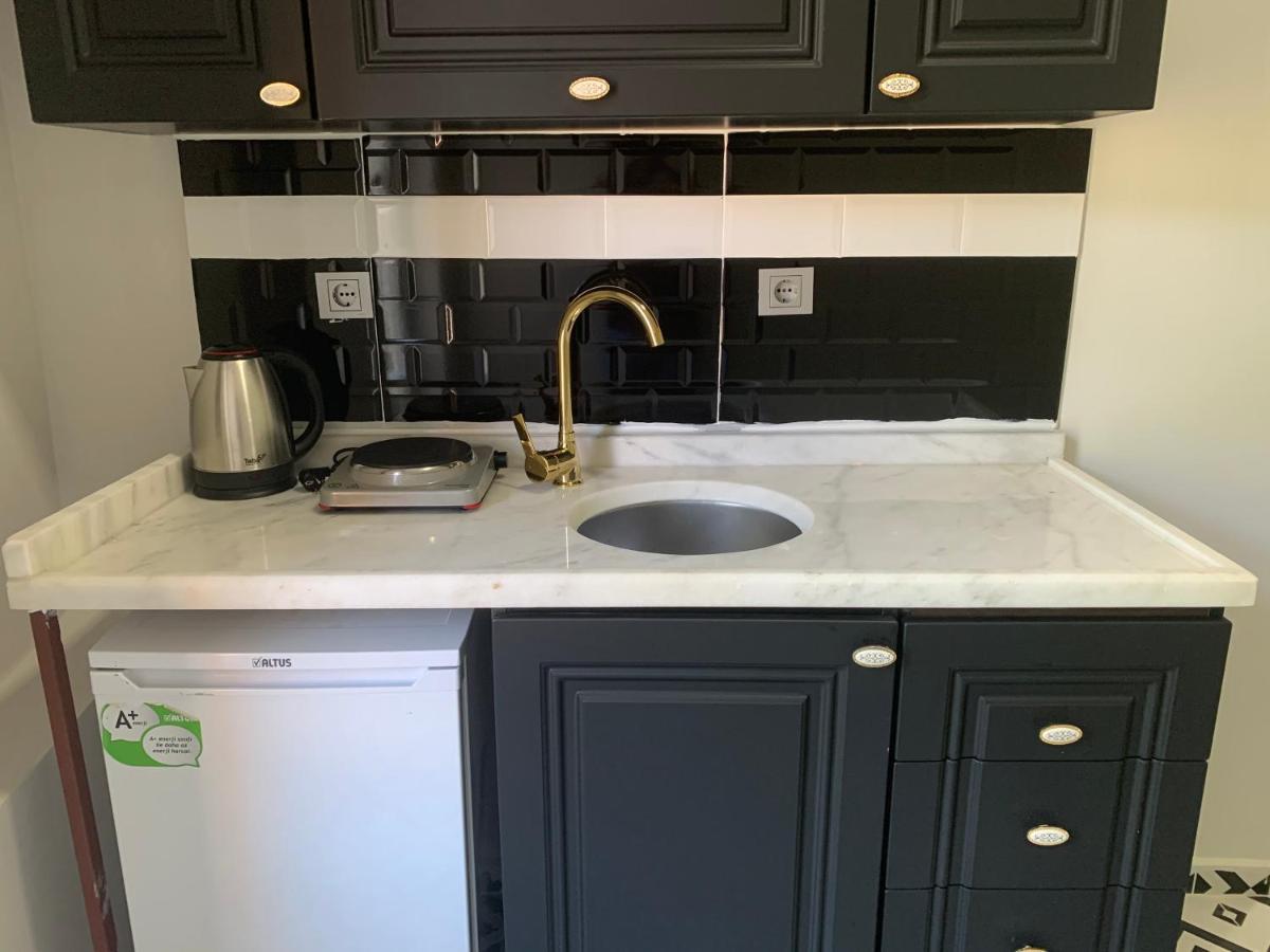 Nearby Taksim Spacious Flat With Duble Bed Κωνσταντινούπολη Εξωτερικό φωτογραφία