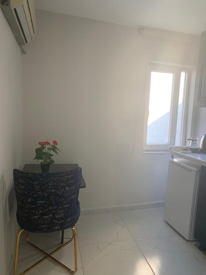 Nearby Taksim Spacious Flat With Duble Bed Κωνσταντινούπολη Εξωτερικό φωτογραφία